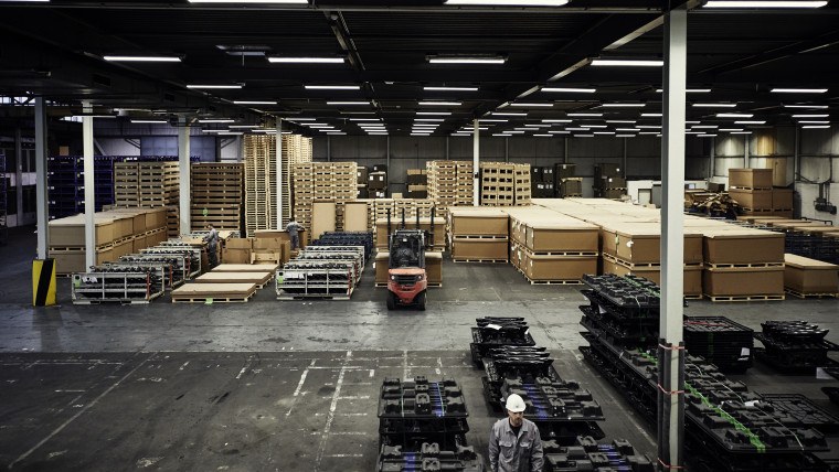 Einblick in die Industriehalle CON PRO Peine